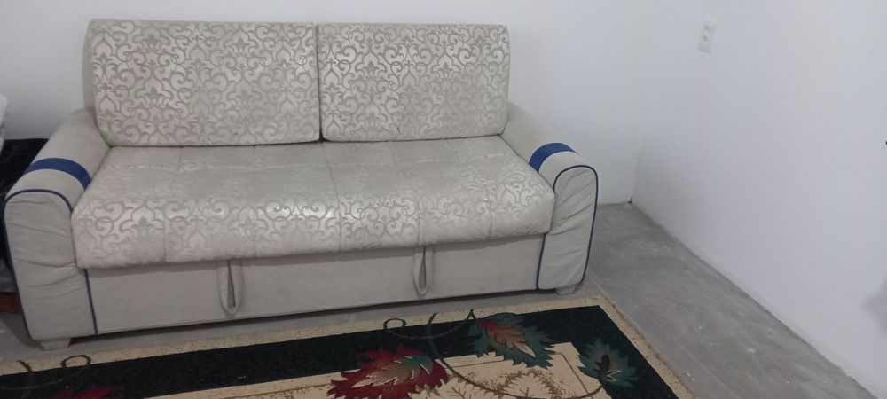 Продаю диван в отличном состоянии