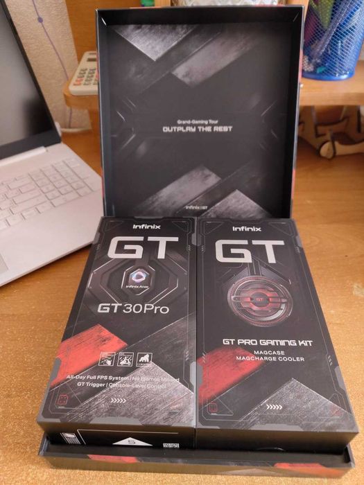 Игровой смартфон Infinix GT 30 Pro