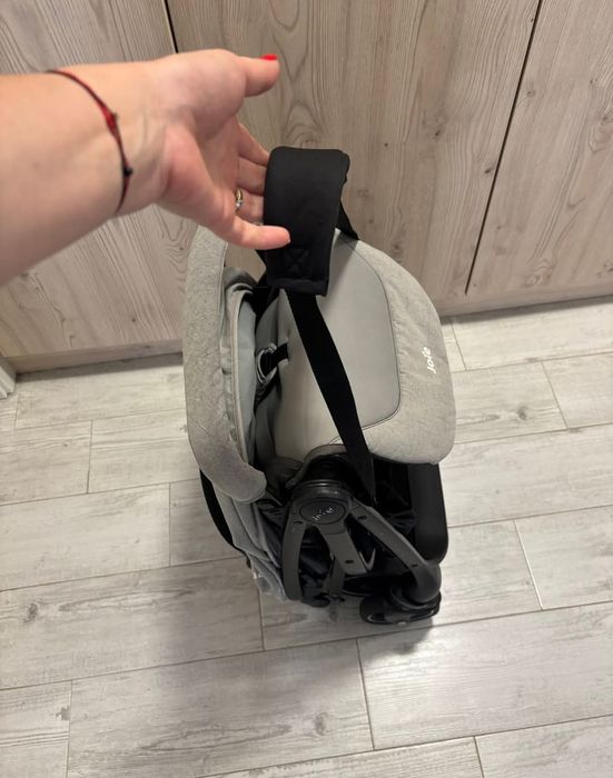 Cărucior ultracompact Joie Tourist