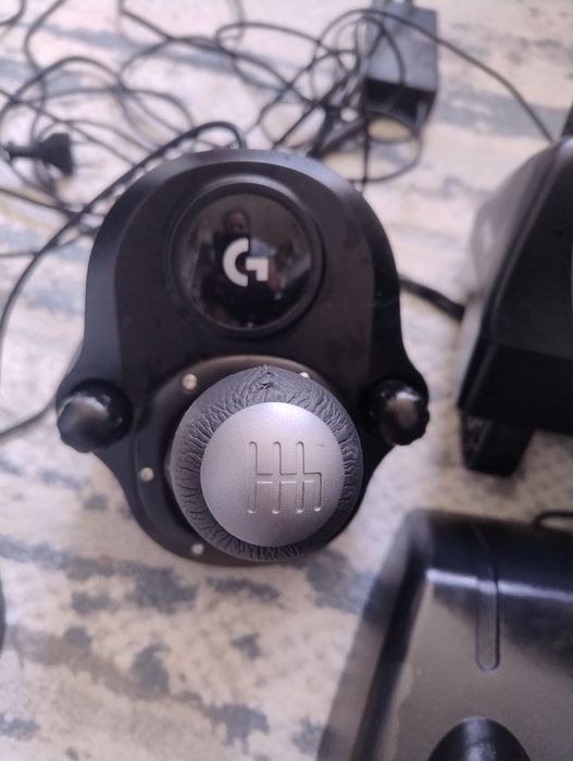 Volan gaming logitech