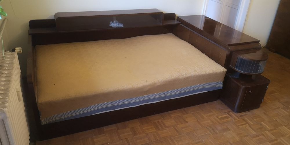 Donez mobilă, în stare bună.