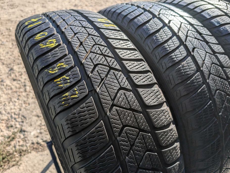 205/60 R17 • Iarna • Pirelli Sottozero 3 93H | 4 buc | Pret/buc