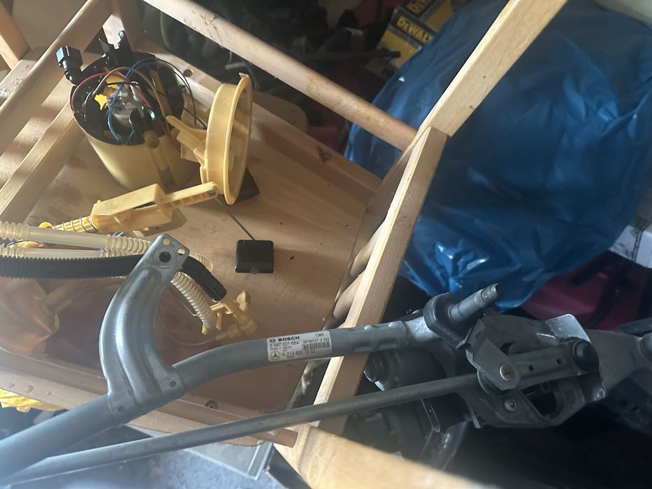 Мерцедес Mercedes рамо чистачки с електромотор