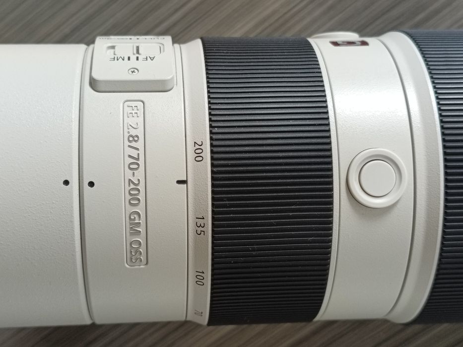 Обьектив Sony FE2.8 70 - 200GM OSS