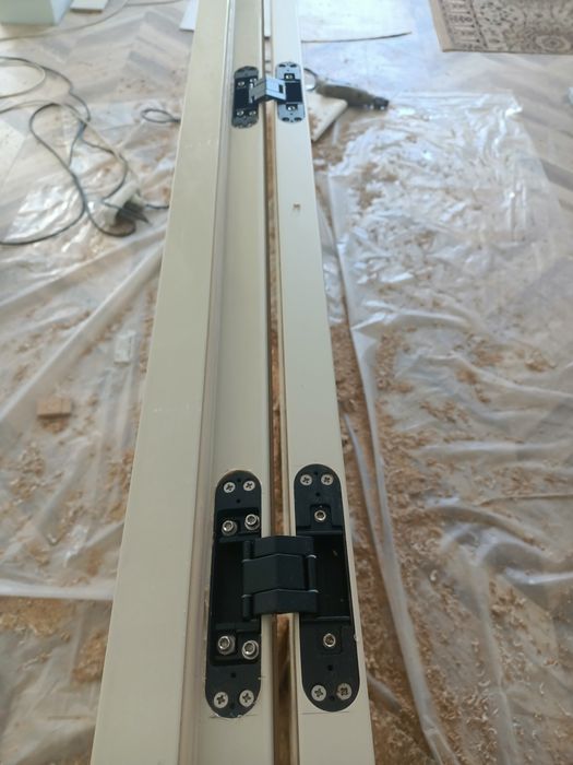 Есік орнату. Установка двери.