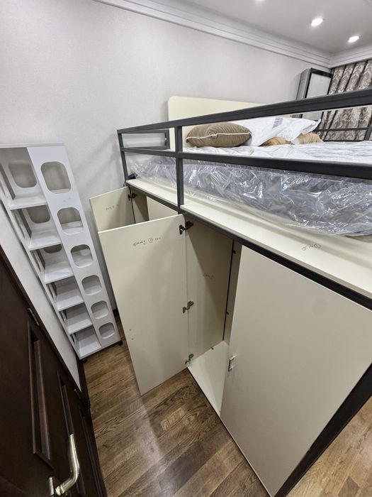 Лофт кровать,2х ярусная,со шкафом,с рабочей зоной,в идельном состоянии