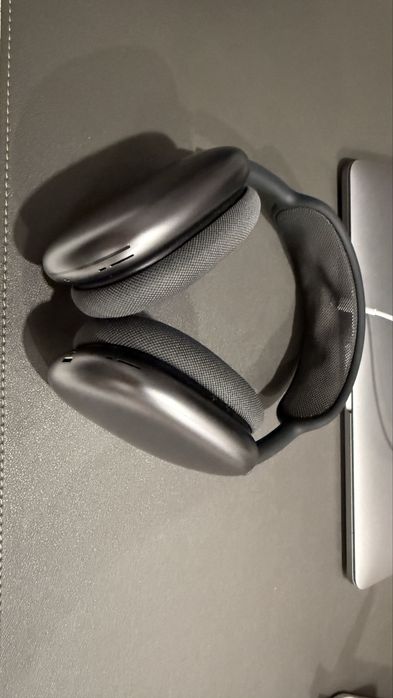 Macbook pro + AirPods Max