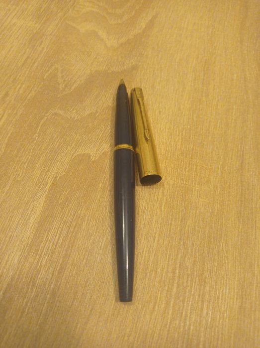 Stilou Parker penita aur 14 K