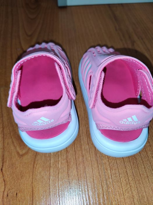 Детски сандали Адидас номер 20
