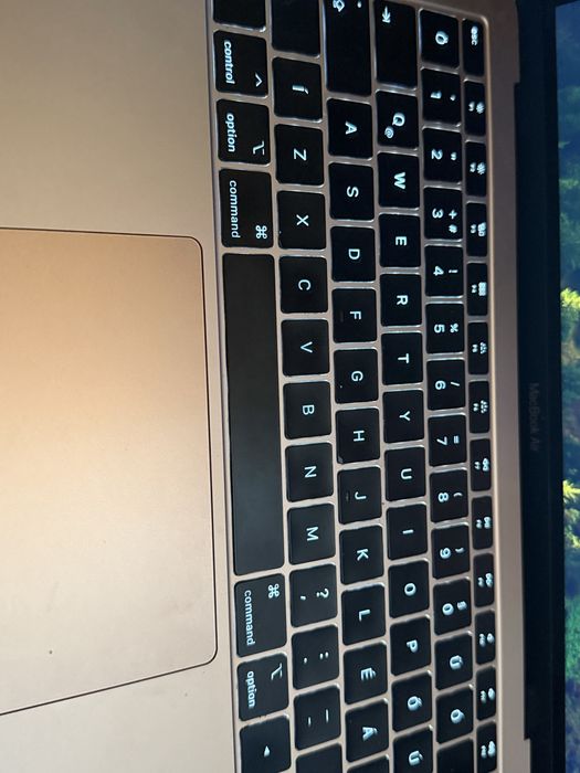 MacBook Air чисто нов