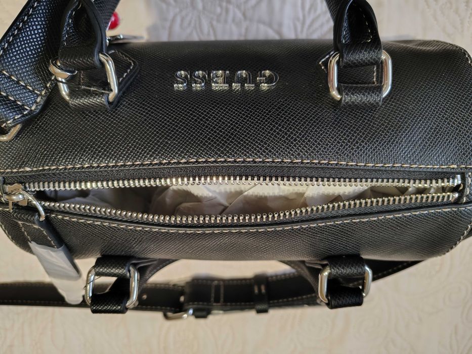 Дамска чанта Guess
