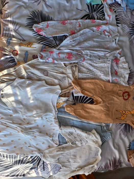 Haine bebe 0-9 luni  10 lei bucata