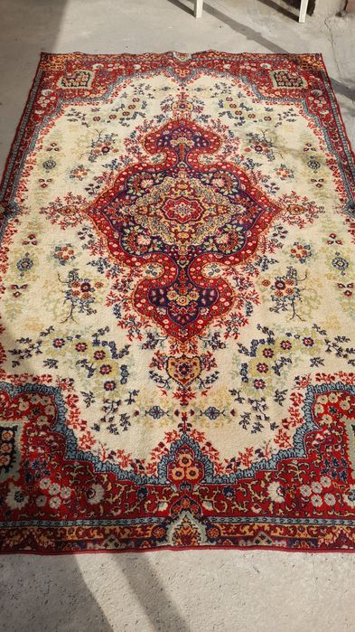 Продаётся ковёр шерстяной