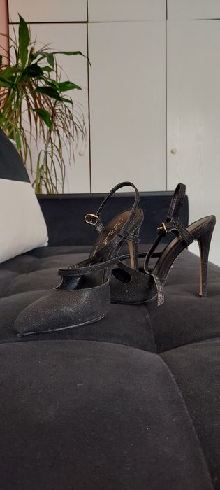 Елегантни дамски обувки