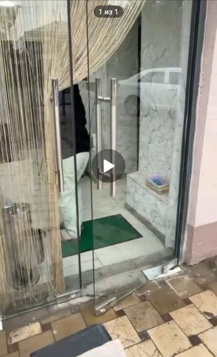 Регулировка каленных стеклянных дверей