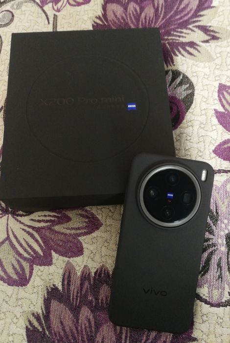 Продам смартфон VIVO X200 pro mini