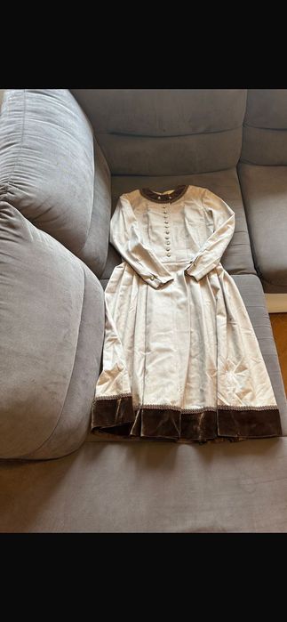 Rochie plisată lână cu nasturi perlă