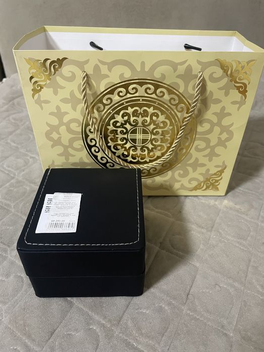 Продам новые часы наручные