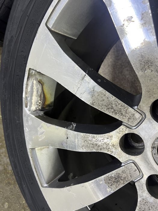 Продам Оригинальные диски с резиной!