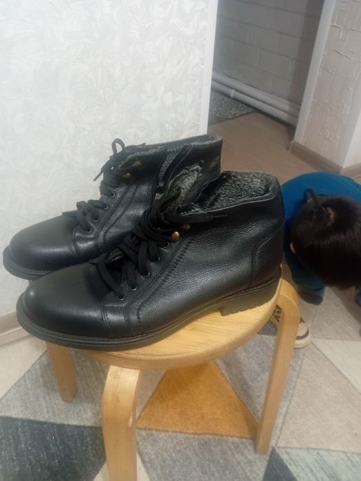 Обувь зимная новыи
