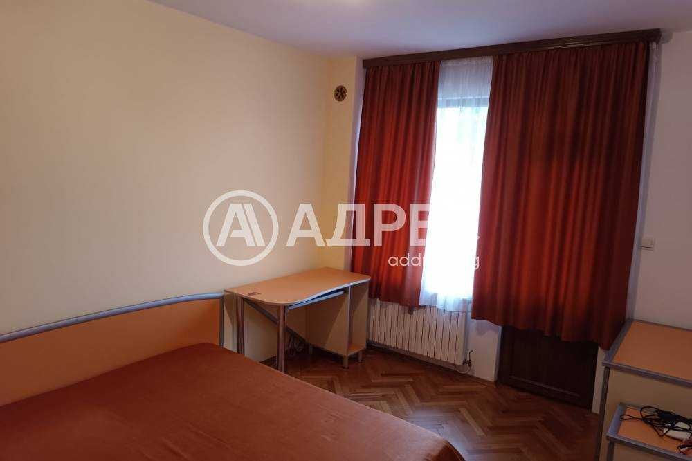 Дава се под наем Многостаен апартамент в Разград, Център - 102 кв.м за 459 € - Снимка #9