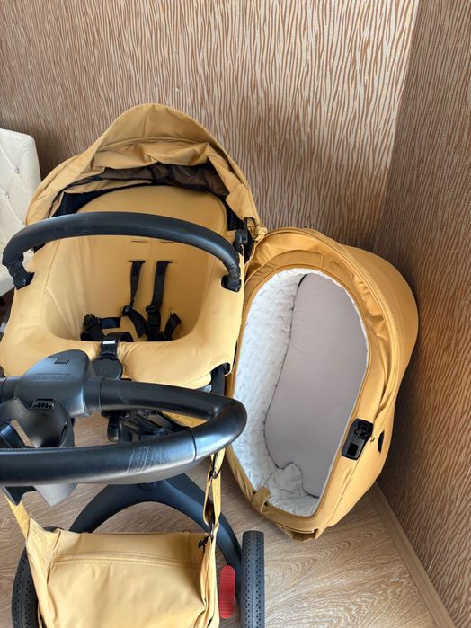 Бебешка количка със зимен и летен кош