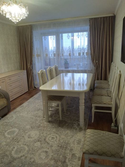Продам стол, стулья б/у