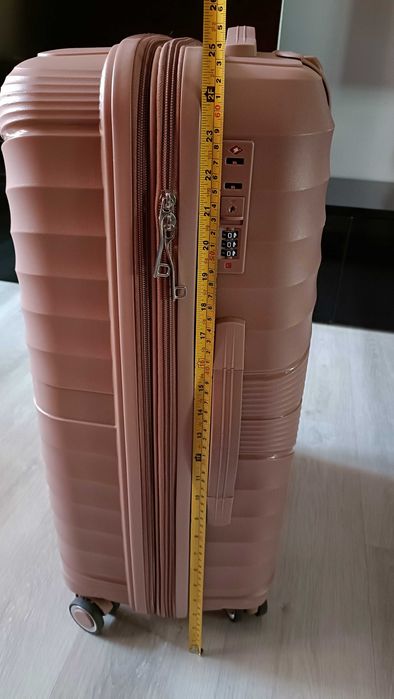 Среден пластмасов куфар - цвят пудра