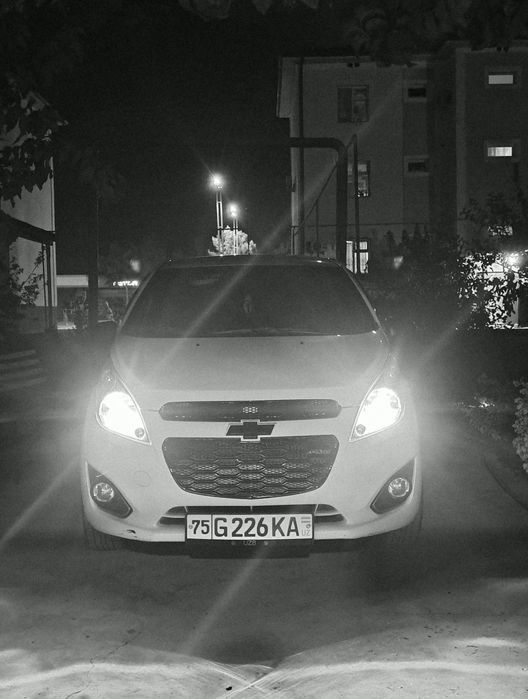 Spark sotiladi old orqa buferlarda qirilgan joylari bor kraskasi toza