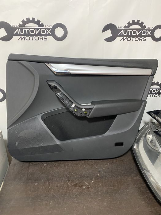 Fata usa tapiterie dreapta fata Skoda Octavia 3