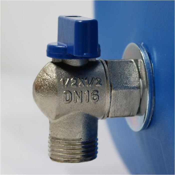 Туба за вода 10 литра с метално кранче Права