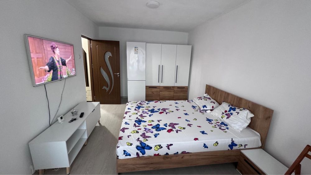 Inchiriez garsoniera etaj 1 zona centrala