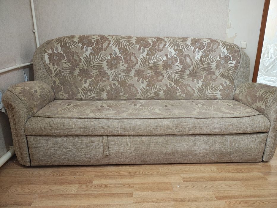 Продам диван, связь по телефону