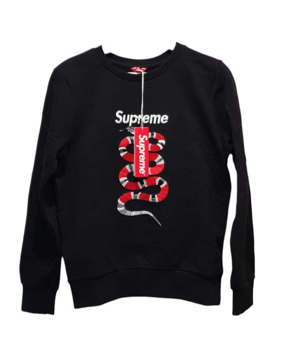 SUPREME чисто нов суичър