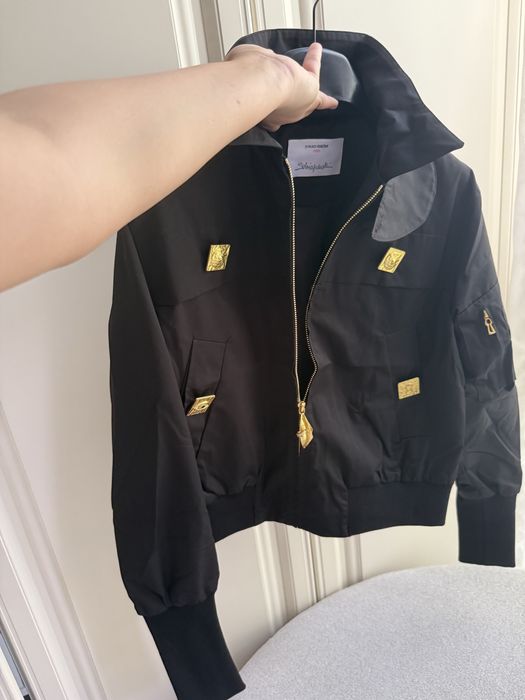 Продам куртку женскую Sciaparelli