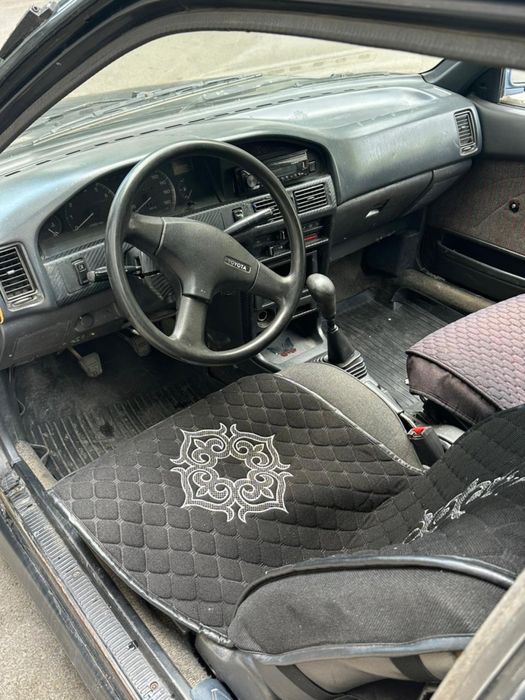 Тайота каролла 1990