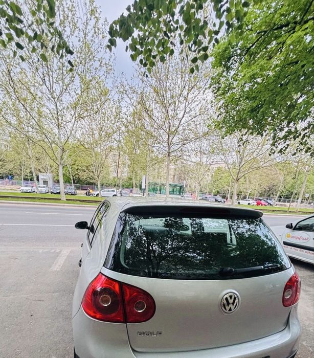 Volkswagen Golf 5 benzina 1.4