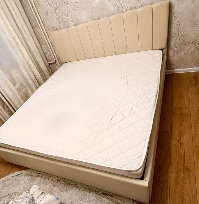 Кровать двухспальная