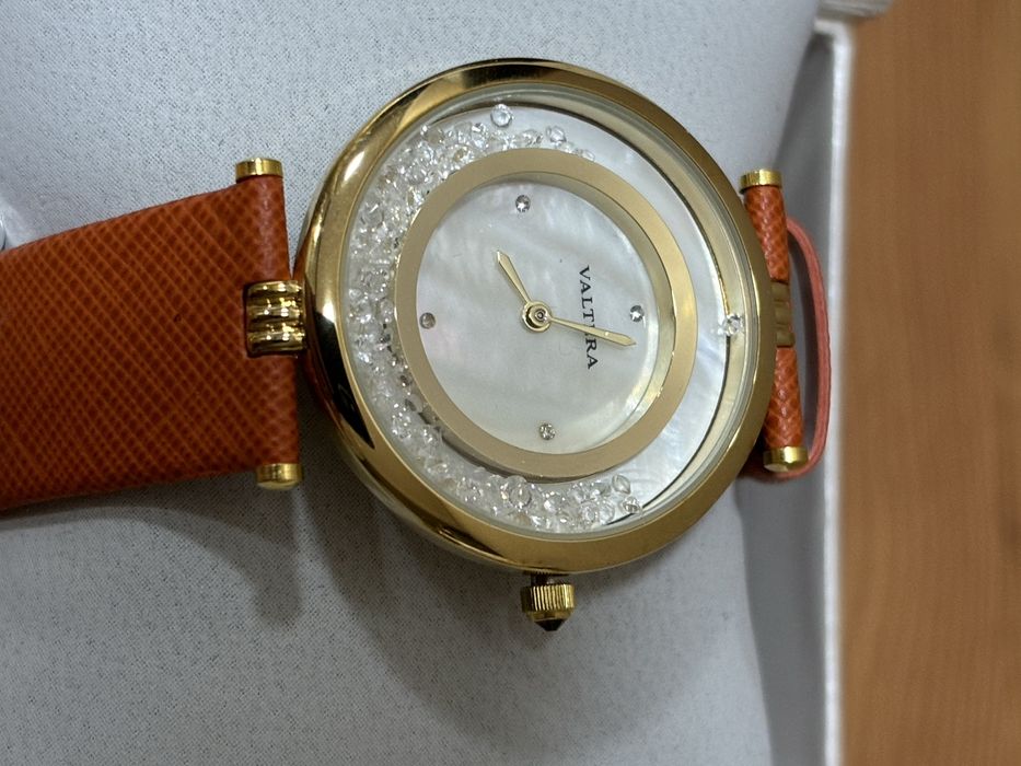 Часы женские новые