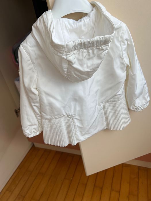 Продавам яке Moncler