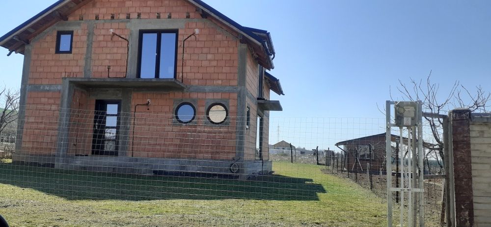 Casa Modernă de Vanzare, zona Simnicul de Sus