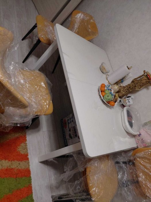 Стол кухонный со стульями