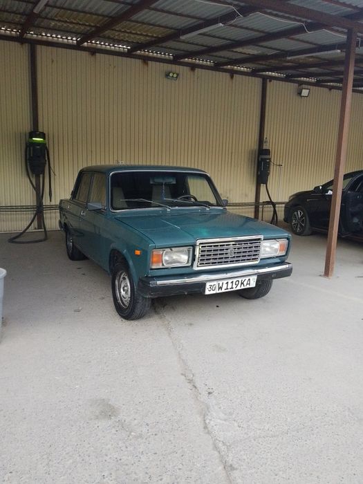 Vaz 2107 sotiladi