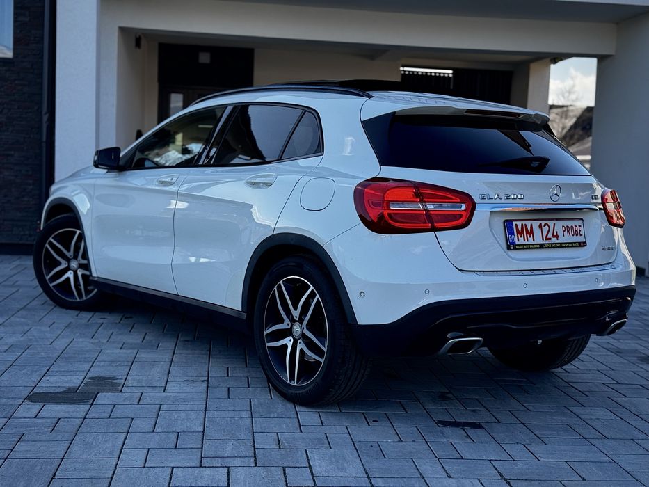 Mercedes Benz Gla200 d 4matic Automat 7g-tronic Sport - Cash sau rate
