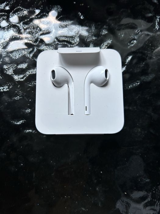 Продам оригинальные наушники apple