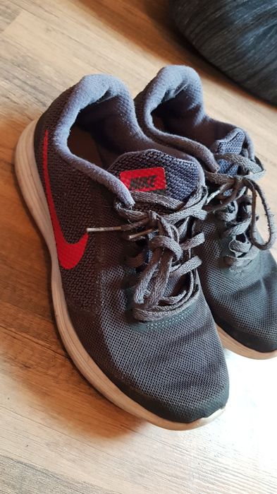 Adidasi nike running