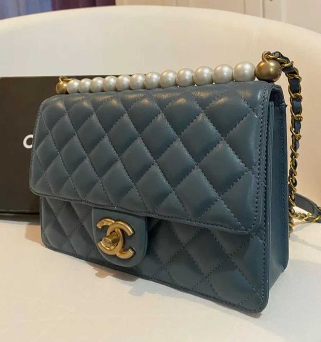 Chanel -естествена агнешка кожа,нова дамска чанта