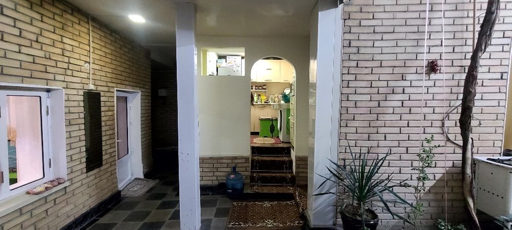 Eski shaharda hovli sotiladi Holati yaxshi