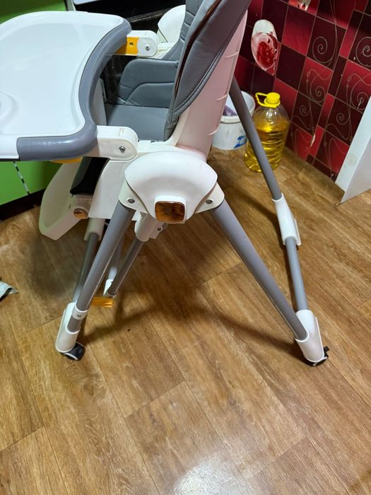 Продам стульчик для кормления