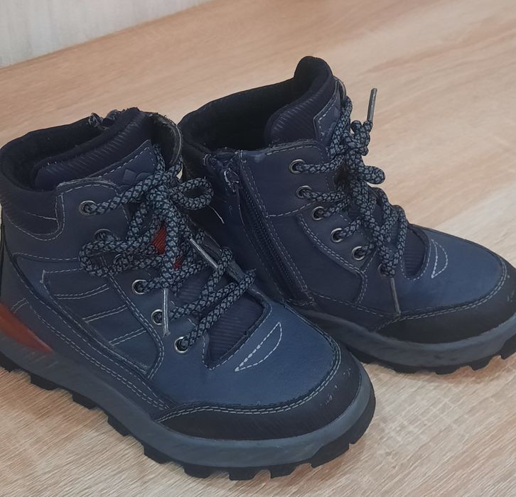 Ботинки демисезонные 27 размера